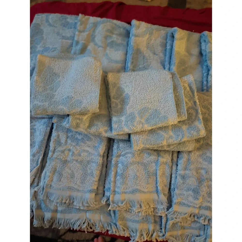 24 VINTAGE FIELDCREST RETRO  BLUE Sculptured BATH TOWEL SETs  Fringe.NWOT. Match